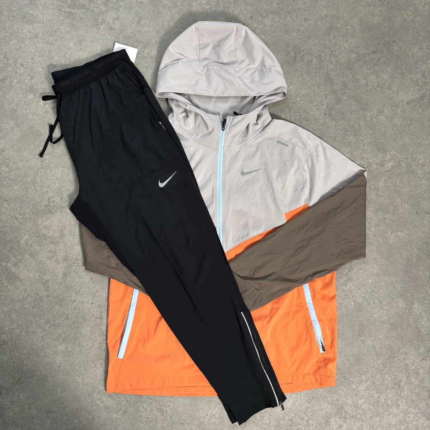 Nike UV Repel Windrunner -
Orange X Black Phenom Set