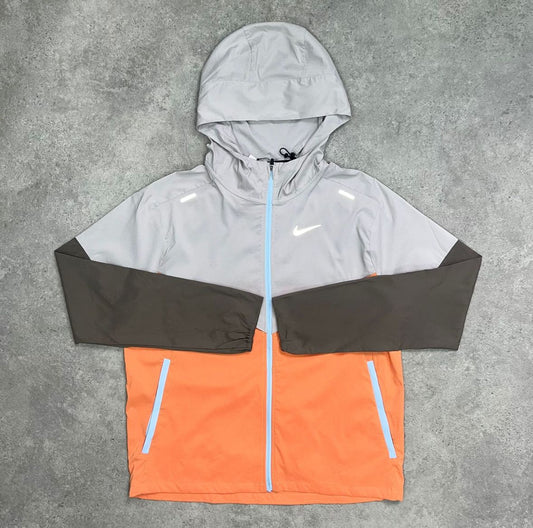 Nike UV Repel Windrunner -
Orange